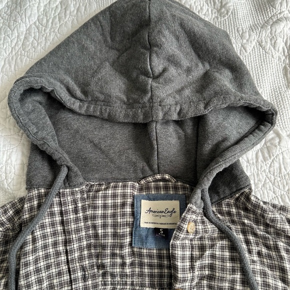 American Eagle Cropped Flannel Shirt/Hoodie Size Small - Picture 4 of 7